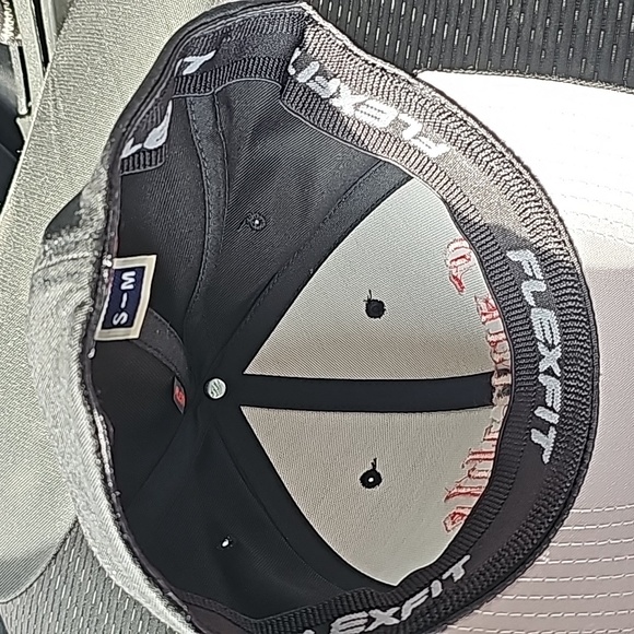 Hat - Picture 4 of 5